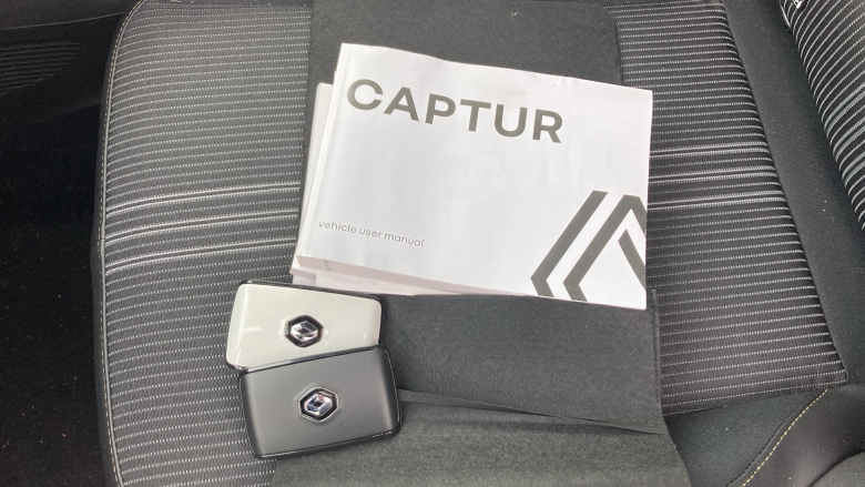 Renault Captur 1.6 E-Tech full hybrid 145 Engineered 5dr Auto Hybrid Hatchback